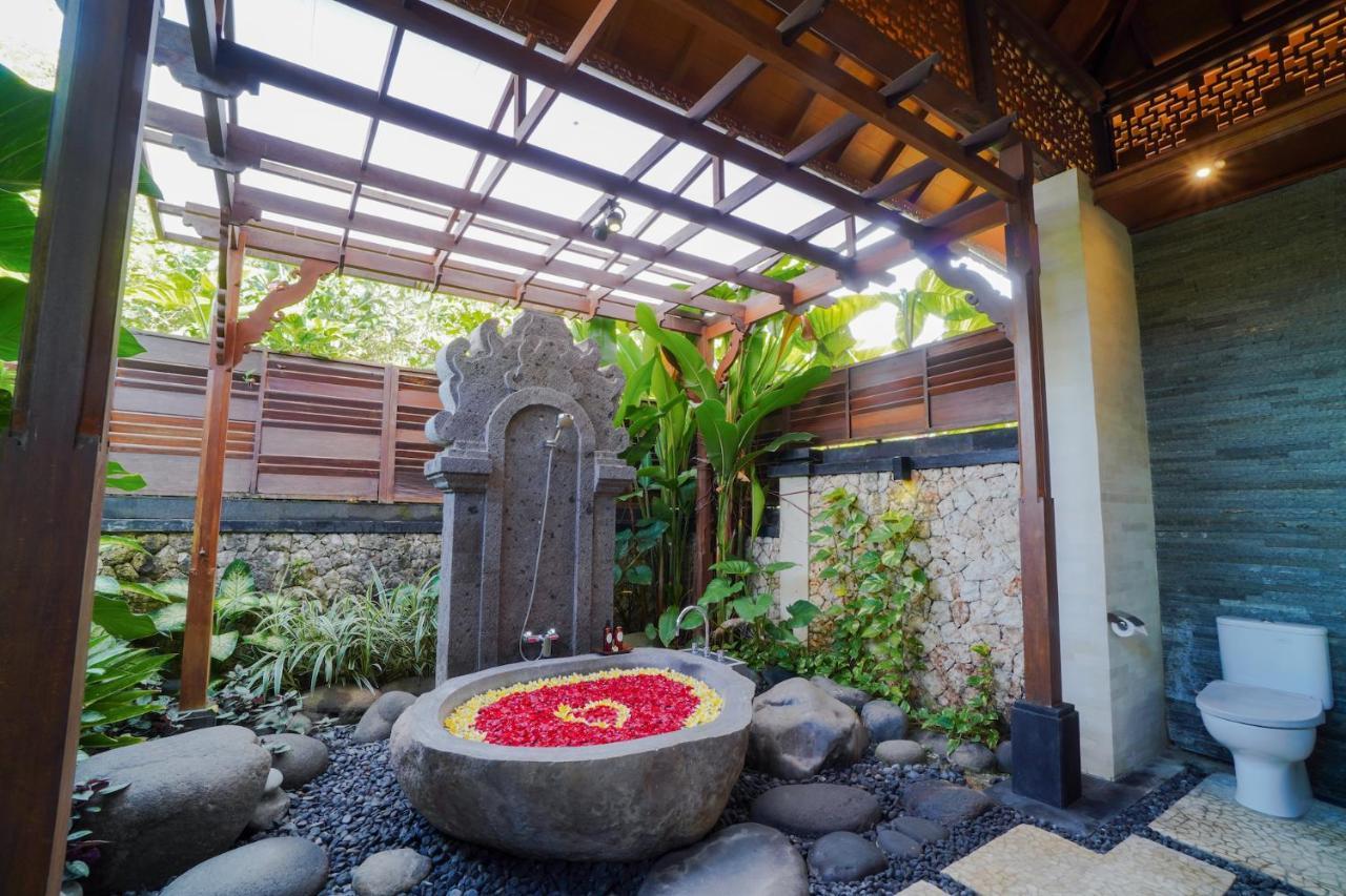 נוסא דואה Giri Bhagawan Villas & Spa מראה חיצוני תמונה